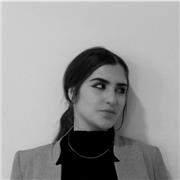 Niñera con conocimientos básicos y fundamentales a la hora del desarrollo de los niños, cuidados básicos